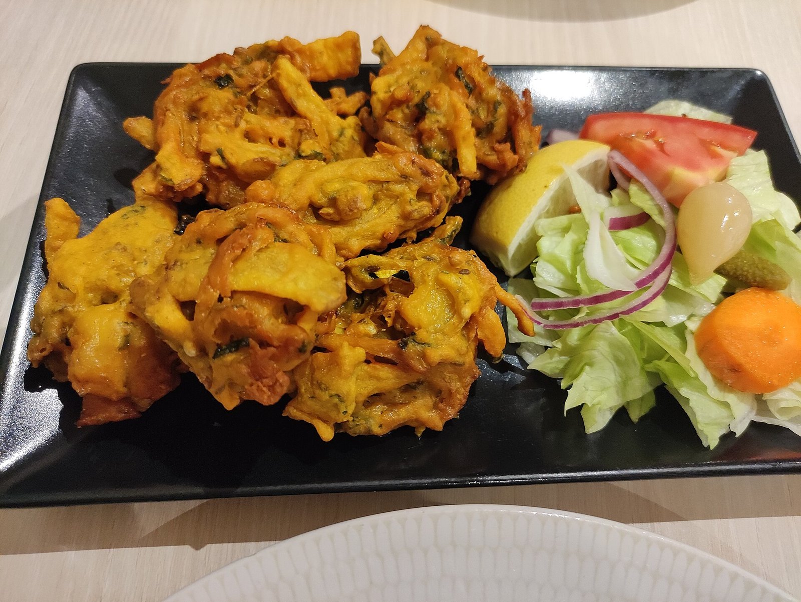 Vegetable Pakora at Afghan Natural — with tomato and garlic dips