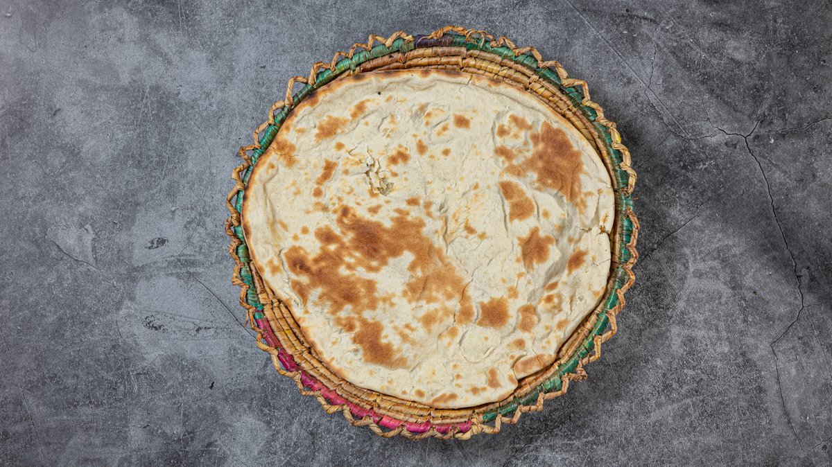 Rice and breads at Karavan Fgura — to carry the curries