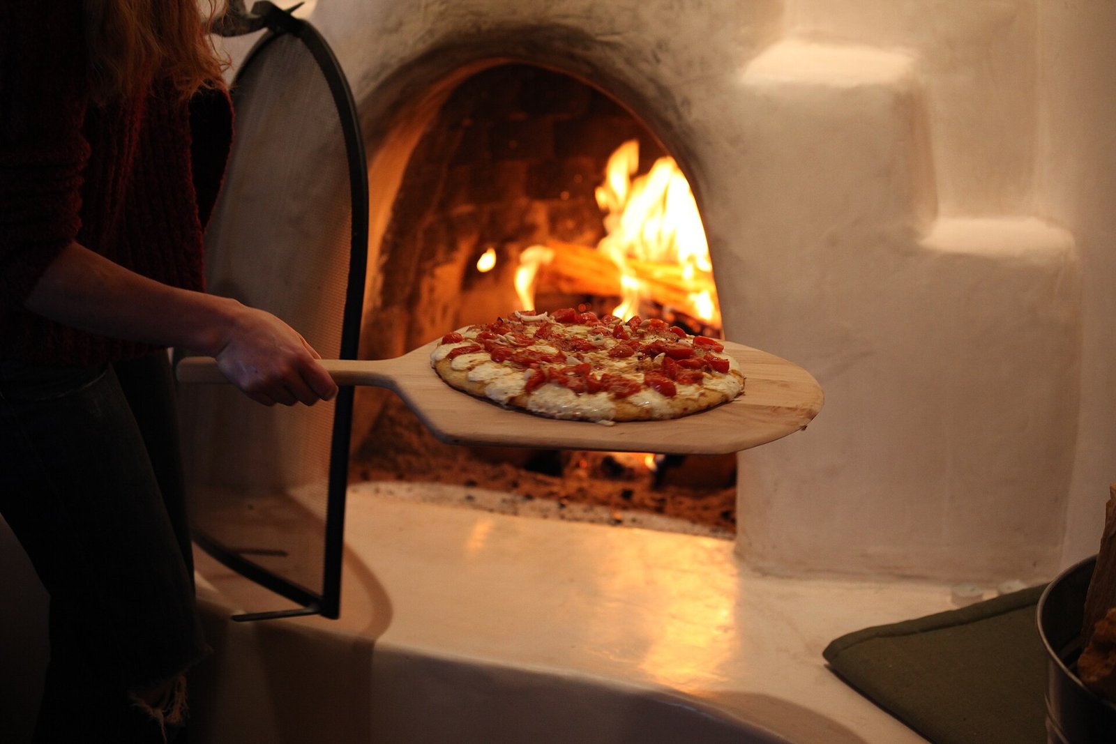Pizza at Karavan Fgura — from the same kitchen as the kebabs