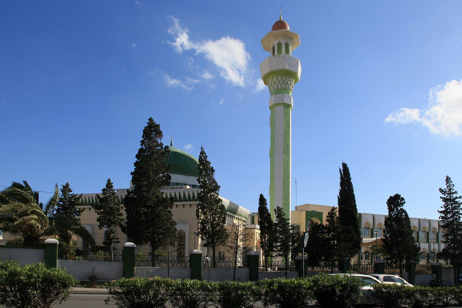 Mariam Al-Batool Mosque in Paola, Malta — white limestone mosque with dome and minaret